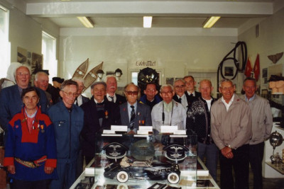 Altabataljonen besøker museet i 1997. Foto: Lofoten Krigsminnemuseum.