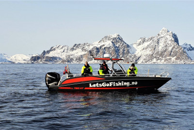 Rask sportsfiskebåt under Lofotfisket. Foto: Lets Go Fishing.