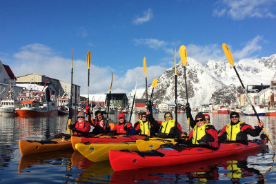 Guidede kajakkturer er også flott vinterstid. Foto: Kayak Lofoten.