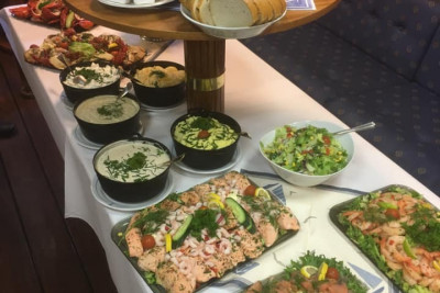 Mat til møter eller fest. Foto: KNM Narvik.