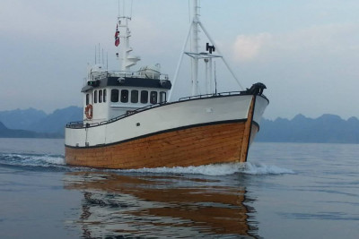 Fisketur ut fra Svolvær eller Skrova med klassisk fiskeskøyte. Foto: Skreien Havfiske.
