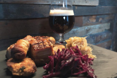 Julemat og øl. Foto: Horten Mikrobryggeri.