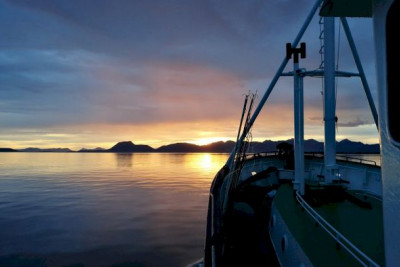 Fisketur i Lofoten kan by på fantastisk lys og farger. Foto: Skreien havfiske.