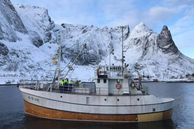 Reine er en perfekt plass for fisketur om vinteren under Lofotfisket. Foto: Aqua Lofoten Coast Adventure.