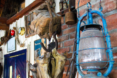 Fishland Horten er stemningsfullt og autentisk innredet. Foto: Adventure Tailor.