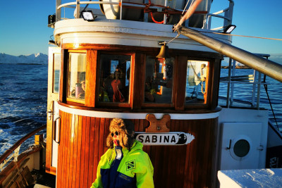 Mannskapet har mange års erfaring fra kystfisket og vet akkurat hvor fisken står til en hver tid. Foto: Henningsvær Havfiske.