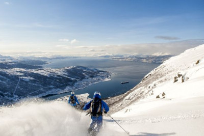 På vei ned bakken. Foto: Narvikfjellet.