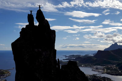 En landskjent silhuett. Å klatre på Svolværgeita er et minne for livet.