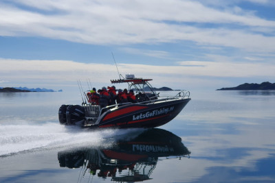 Det er mulig å chartre raskere båter for sportsfiske. Foto: Let's Go Fishing.